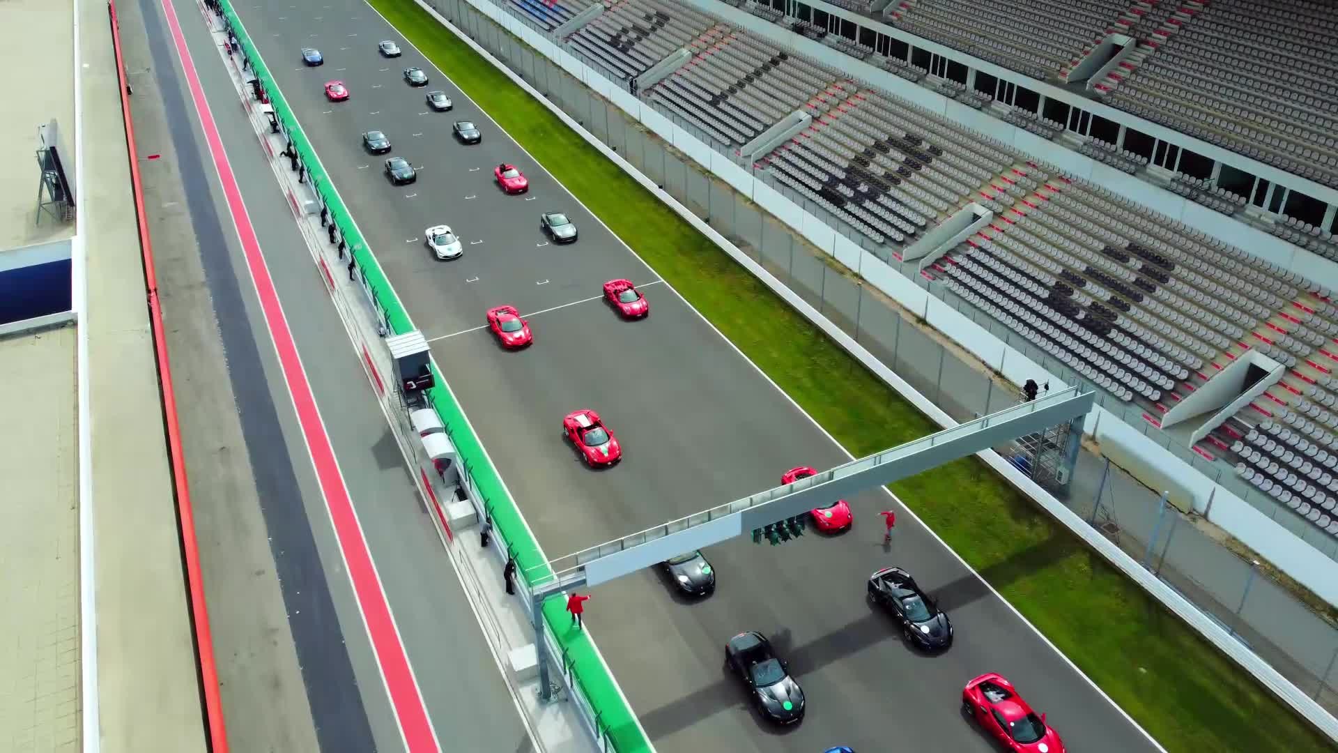 Passione Ferrari: new season kicks off at Portimão circuit