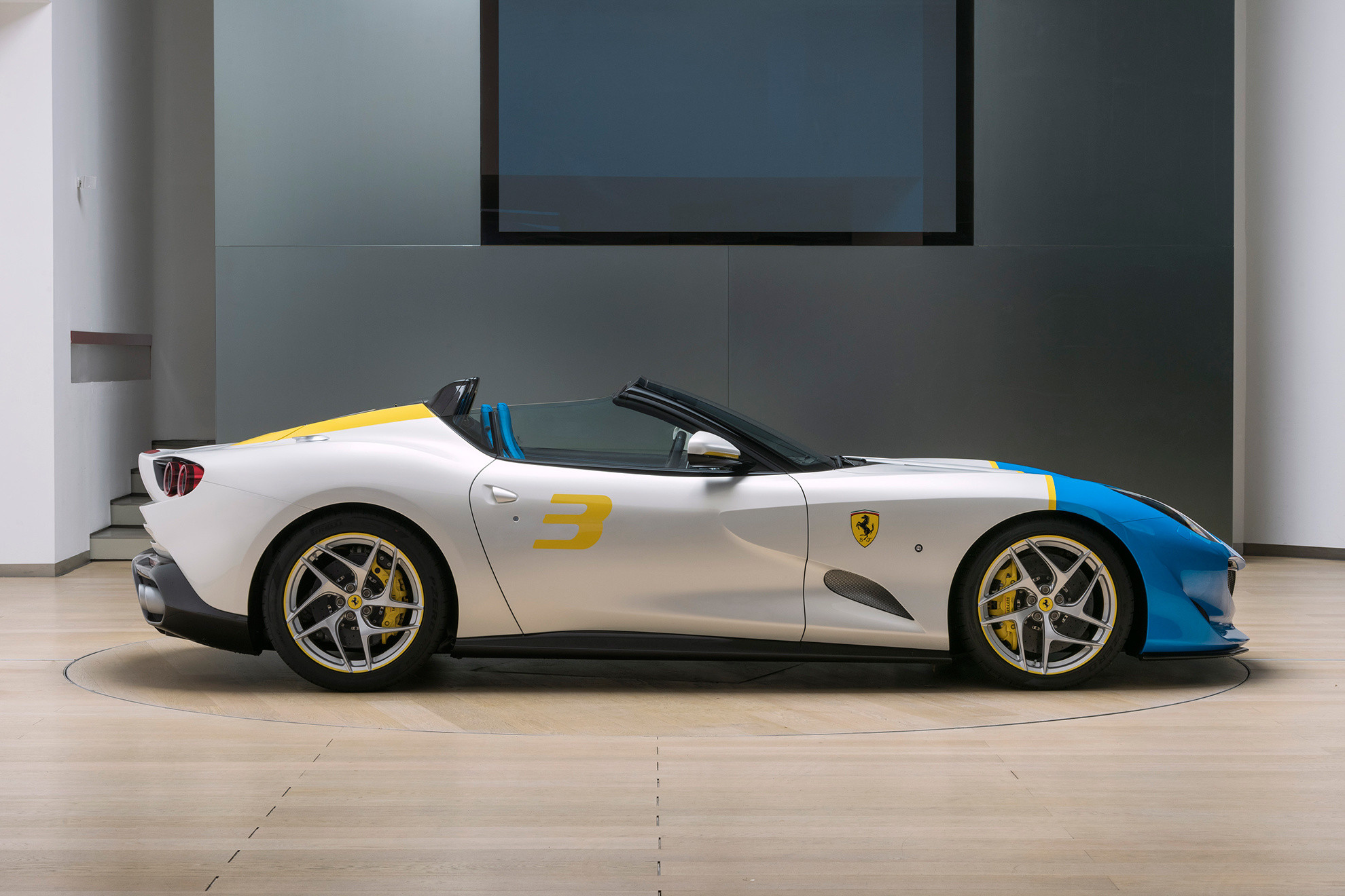 Ferrari_SP3JC_2