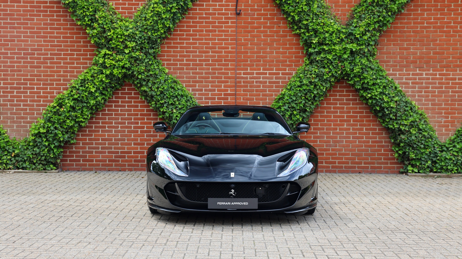 2021 Ferrari 812 GTS