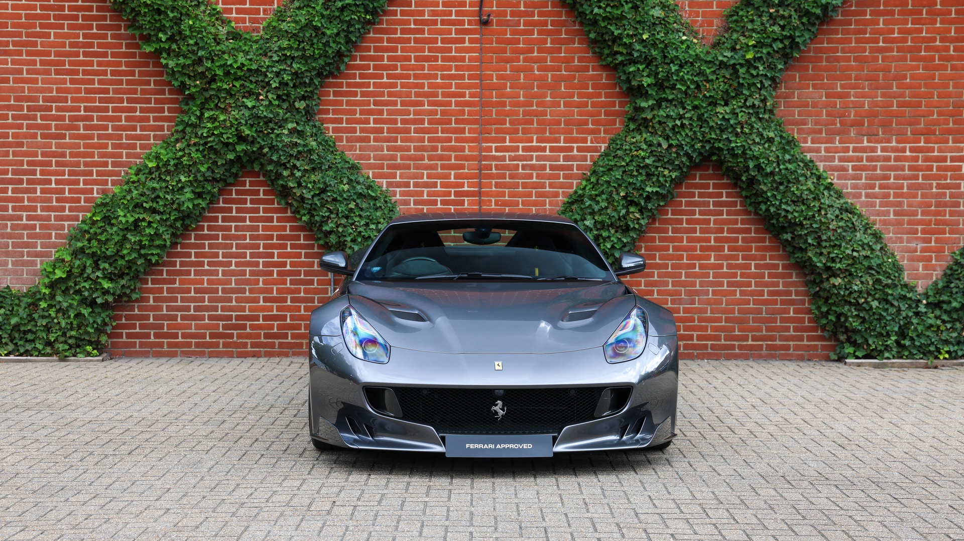 2016 F12tdf